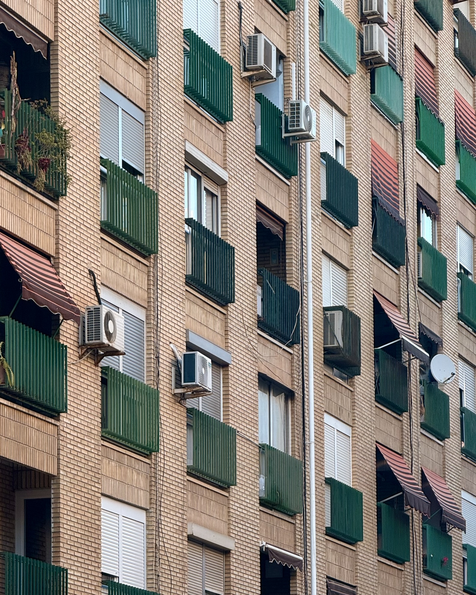 PORTRA 400 — ESP / Façade